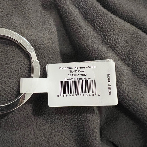 Vera Bradley zip ID case in bloom boom floral retired print, nwt - Picture 4 of 4